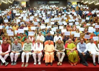 गुंडे माफियाओं को CM योगी की चेतावनी, कहा- अगर किसी को करना है यमराज के दर्शन तो किसी बेटी को छेड़ने की करें हिम्मत