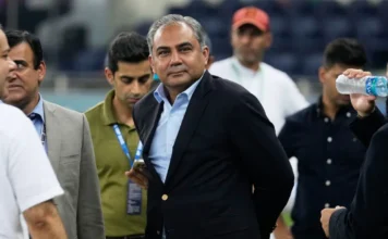 एशिया कप 2025 की ट्रॉफी ले जाने के बाद मोहसिन नकवी ने मांगी माफी, PCB चीफ ने टेक दिए घुटने