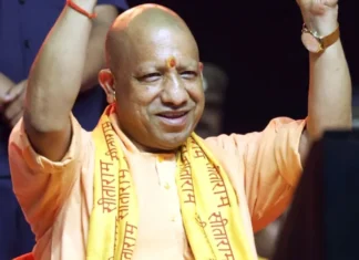 सीएम योगी बोले – दिवाली पर उनकी मदद कीजिये, जो नहीं खरीद सकते दीये और मिठाई